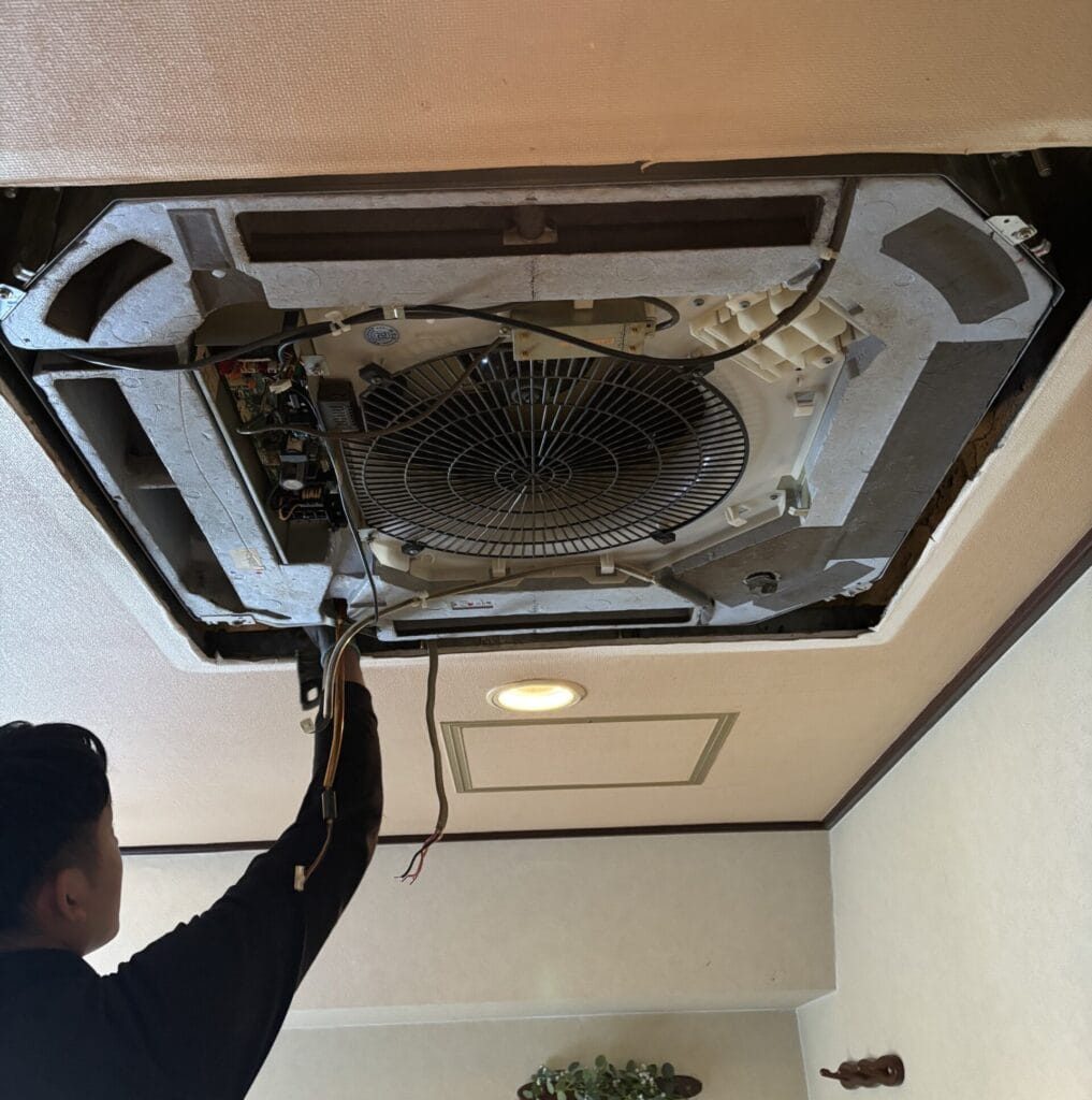 業務用エアコン本体交換ビフォー・アフター