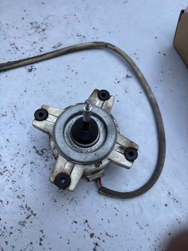 ファンモータ・基盤交換