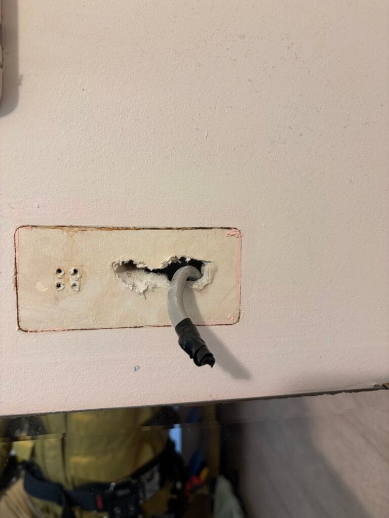 照明取外しビフォー・アフター