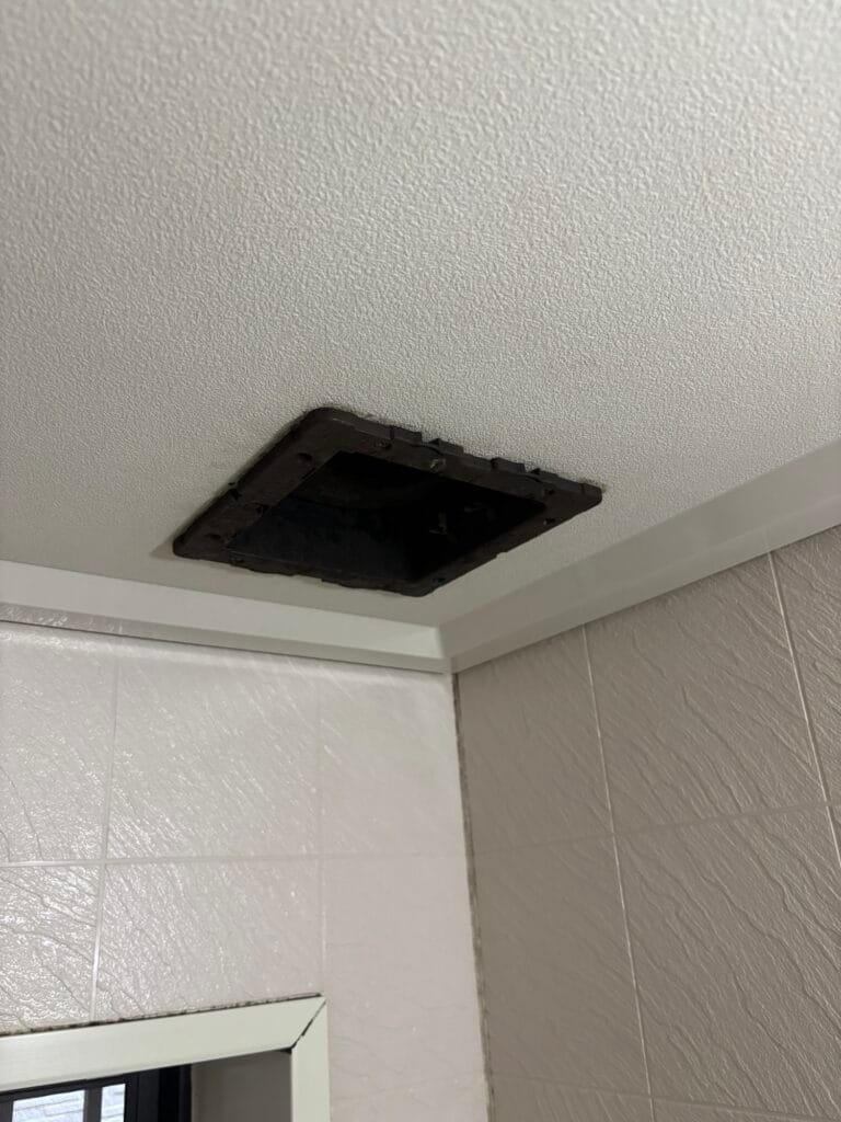 浴室換気扇交換前写真