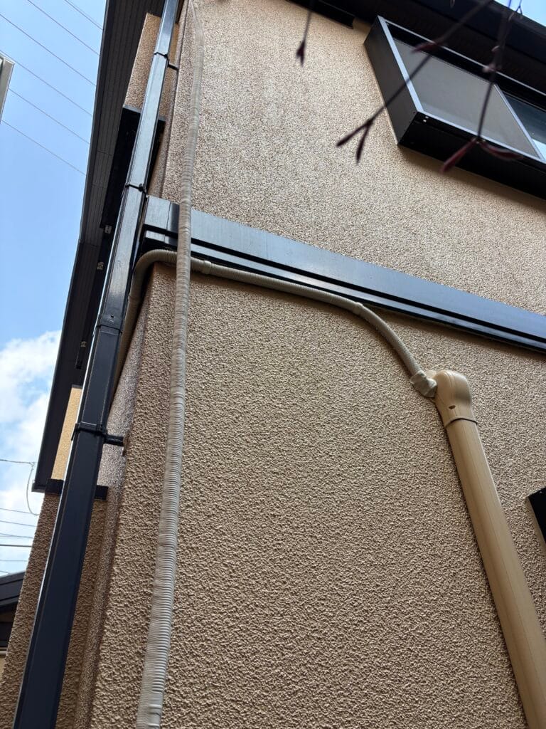 エアコン専用コンセント室内通線箇所写真