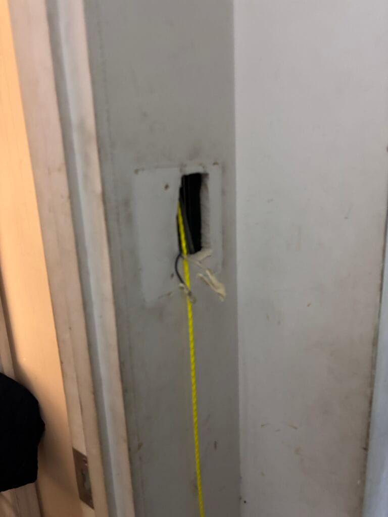立川市リモコン配線 通線