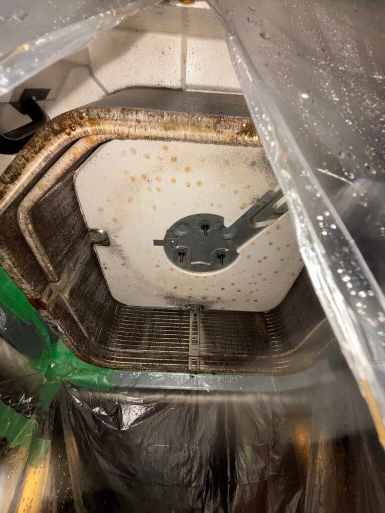 武蔵野市業務用エアコンA3エラー クリーニング中写真